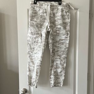 NWT Calvin Klein performance pants Size Medium